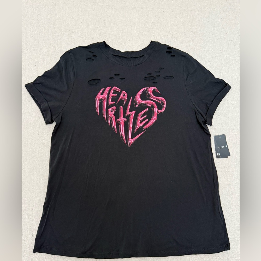 S117 NWT Torrid Size 00 M/L Heartless Relaxed Cotton Destructed Roll Sleeve Tee